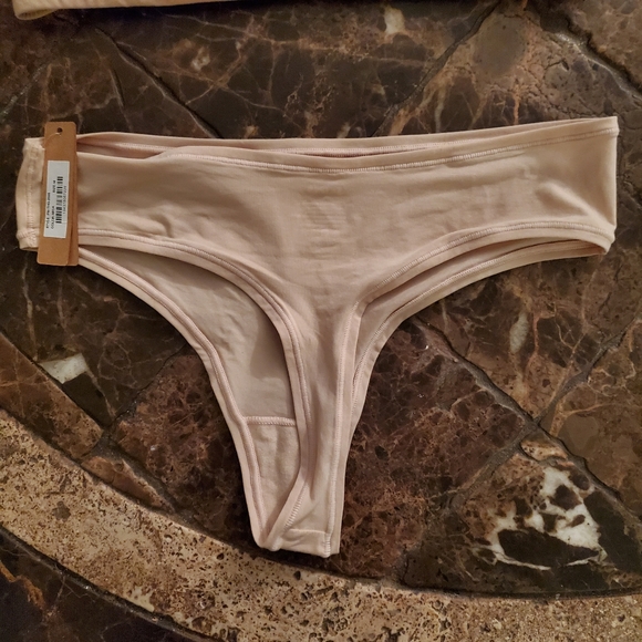 SKIMS one shoulder tank bra & thong set M BOTH NWT - Picture 5 of 8